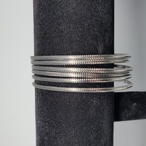 Bangle bracelet